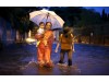 Người Sài Gòn đẩy xe, lội nước ở 'phố nhà giàu' sau mưa to cuối tuần