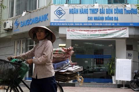http://media.voanews.com/images/480*317/vietnam-economy-bank-480.jpg
